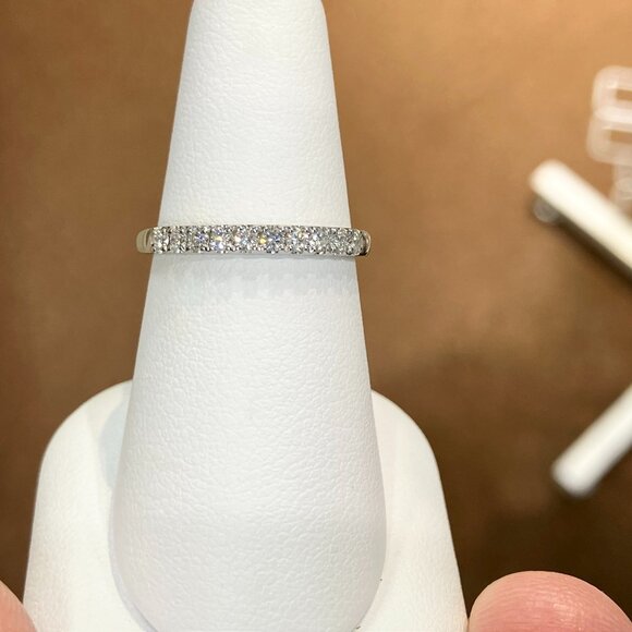 Women's White Gold Diamond Wedding Ring - Picture 1 of 6